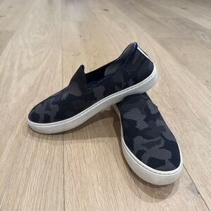 Rothys The Original Slip On Sneaker, Women’s, Size 7, Camo Knit Comfort Shoes